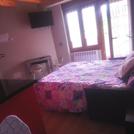La Besnada Apartamento Nieda Exterior foto
